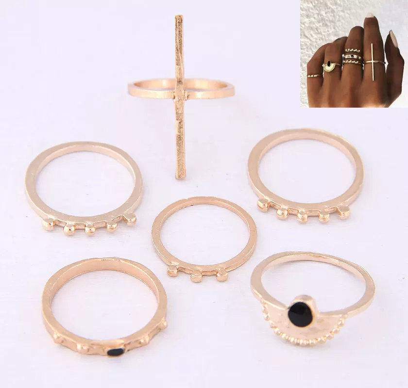 S s LL RINGS л €   