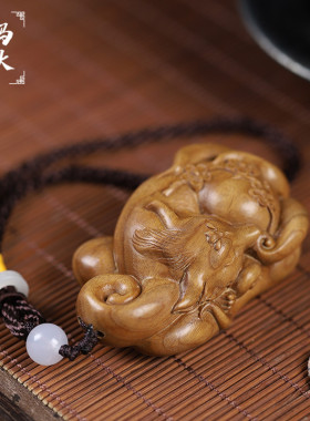 天然绿檀木送福九尾狐狸手把随身