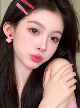 玫红色辣妹耳环女显白
