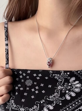心脏红色吊坠碎石项链女款百搭配小众气质蓝色镂空创意吊坠锁骨链