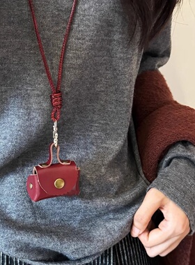 酒红项链小包复古风民族小众设计款皮质零钱包挂脖长款毛衣链配饰