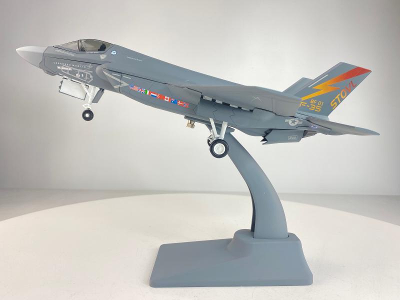 F22猛禽F35隐形战斗机模型 F22F35B合金飞机成品摆件收藏 1：48 - 图0