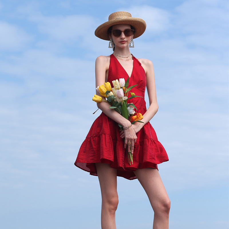 深V酒红色沙滩裙小个子泰国海边欧美穿搭度假风连衣裙高级感红裙