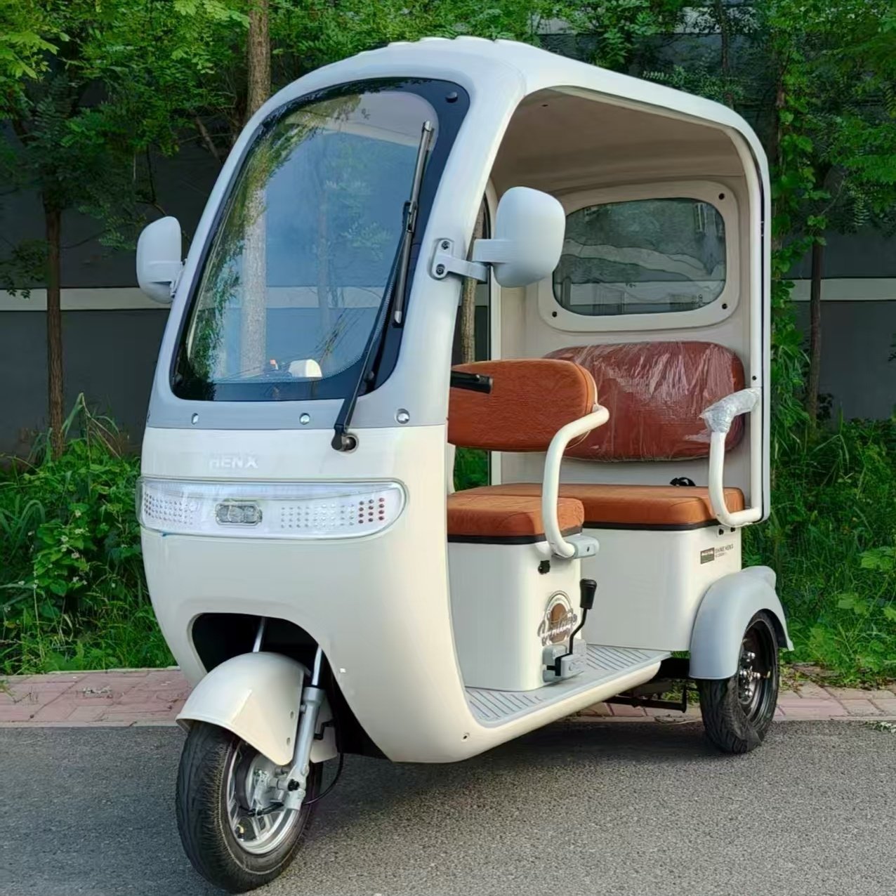 电动休闲三轮车家用三座成人代步车买菜女士接送孩子上学生带棚牌,淘宝优惠券,粉丝福利购,淘宝优惠卷