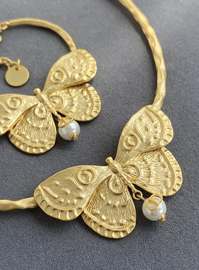 复古蝴蝶珍珠哑光轻奢锁骨链