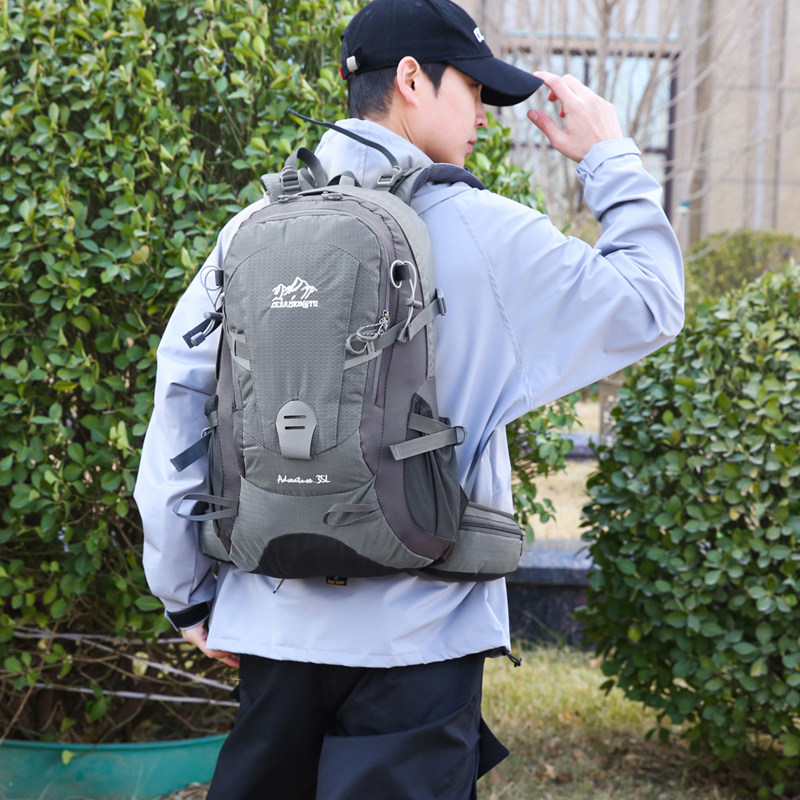 专业户外登山包轻便旅游运动双肩包轻量防水徒步旅行背包35新款,淘宝优惠券,粉丝福利购,淘宝优惠卷