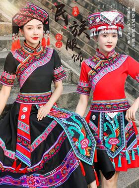 少数民族服装女壮三月彝瑶