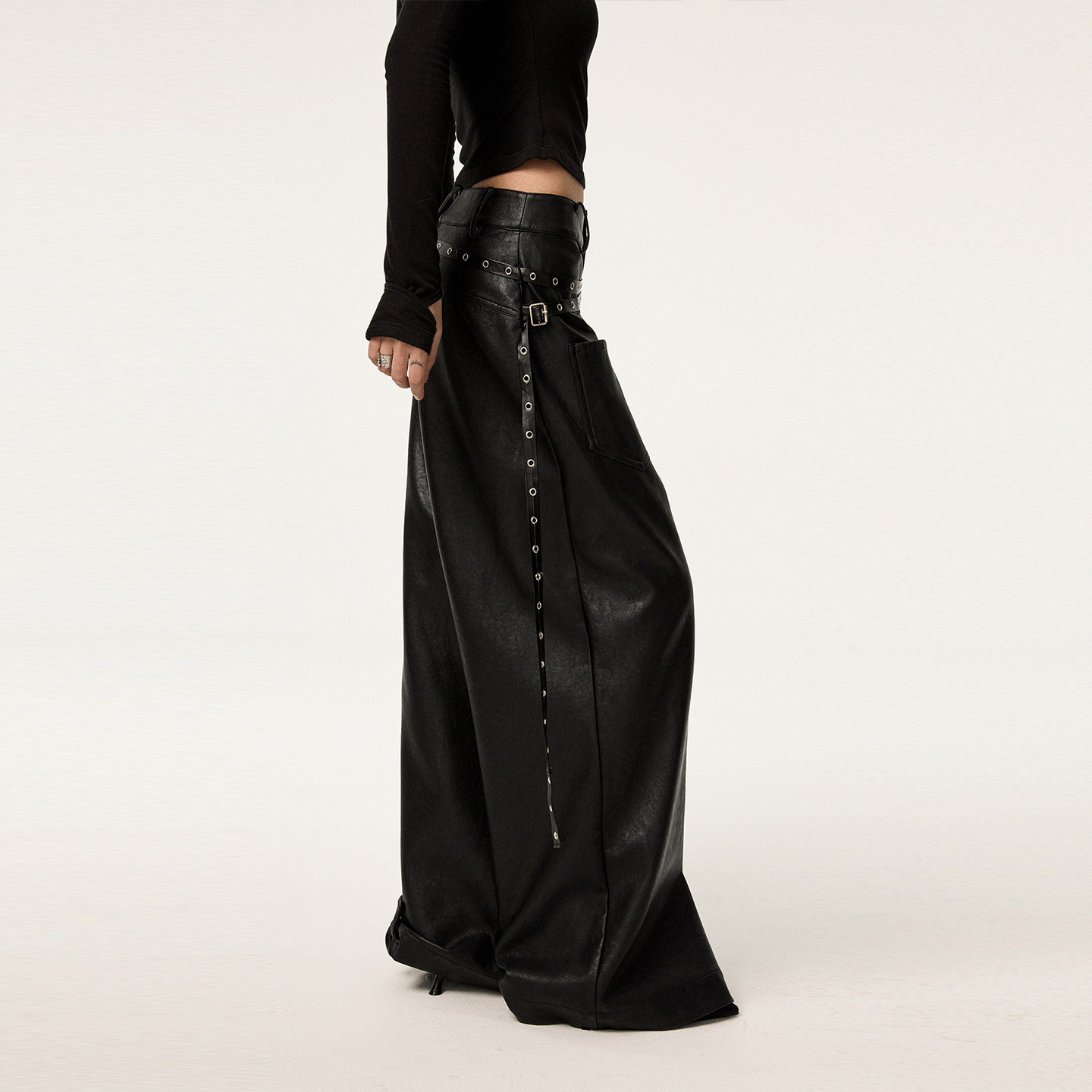 VCR STUDIO气场全开！设计感双腰带弯刀裤中低腰百搭阔腿PU皮裤女,淘宝优惠券,粉丝福利购,淘宝优惠卷