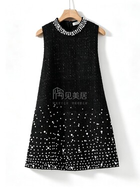 轻奢现代黑白系女士衣帽间软装