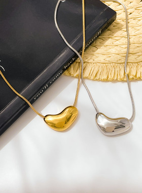 欧美时尚新款轻奢心形钛钢镀金项链女锁骨链短款简约爱心百搭配饰