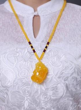本命年蜜蜡貔貅雕刻吊坠皮休男女款毛衣链琥珀项链鸡油黄老蜜礼物