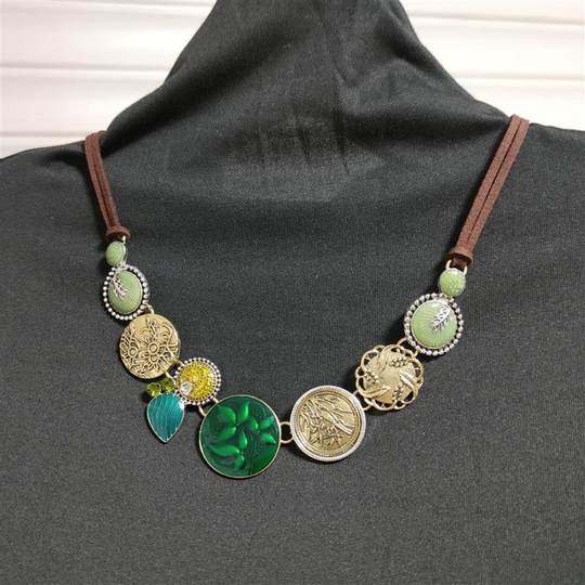 Europäische und amerikanische Retro-Farbmalerei-Öl-Accessoires-Lederseil-Halskette