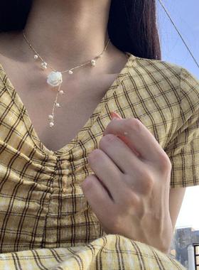 2024新超仙花朵项链轻奢小众设计感珍珠吊坠颈链气质长款锁骨链女