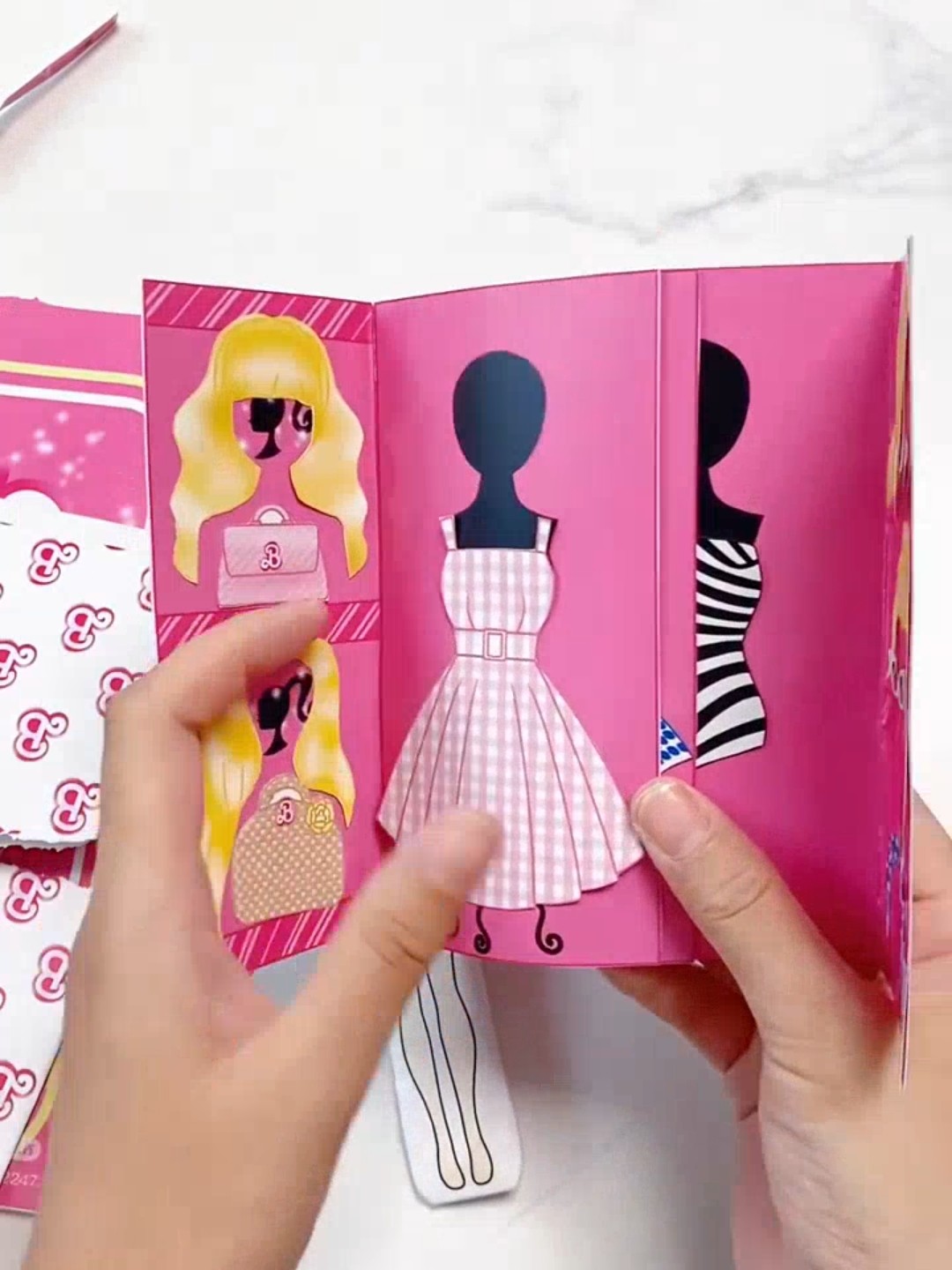 新款芭比娃娃盲袋女孩儿童益智手工diy玩具专注力解压换装安静书,淘宝优惠券,粉丝福利购,淘宝优惠卷