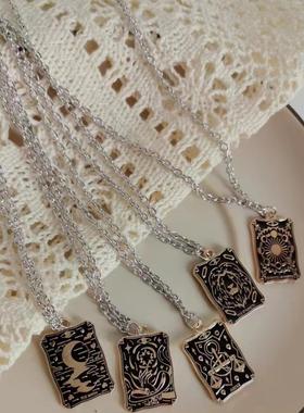 宇宙射线-复古小众卡牌森系公平天秤项链帅气个性创意ins简约百搭