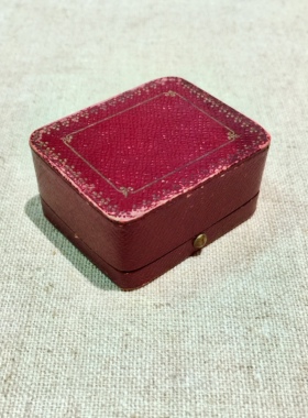 SOLD Antique法国古董红色烫金耳环盒 古董珠宝盒收藏 拍摄道具
