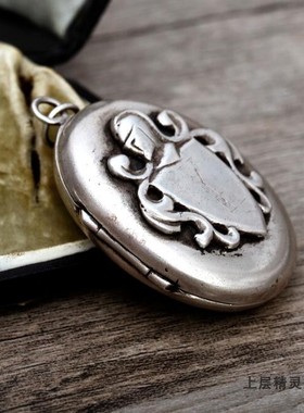 上层精灵的庭院 厚重款 骑士 维多利亚时代古董老纯银相片盒 吊坠