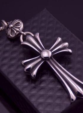 十字架克罗星雪梨长款挂坠毛衣链