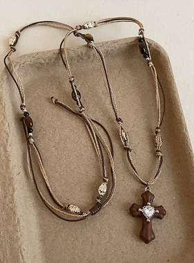 复古轻奢木质十字架爱心编绳抽拉项链女高级感时尚潮流颈链毛衣链