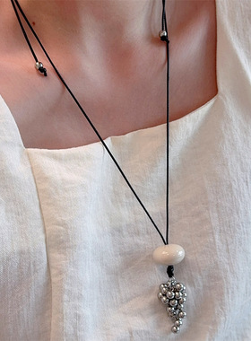 日韩可抽拉黑绳葡萄串圆球长款项