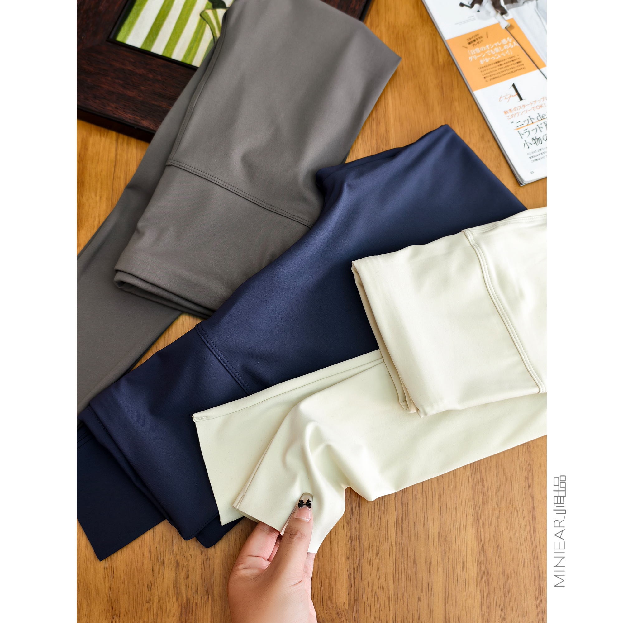 小耳出品 修身显瘦高弹瑜伽长裤 高腰提臀纯色打底裤健身裤女 - 图1