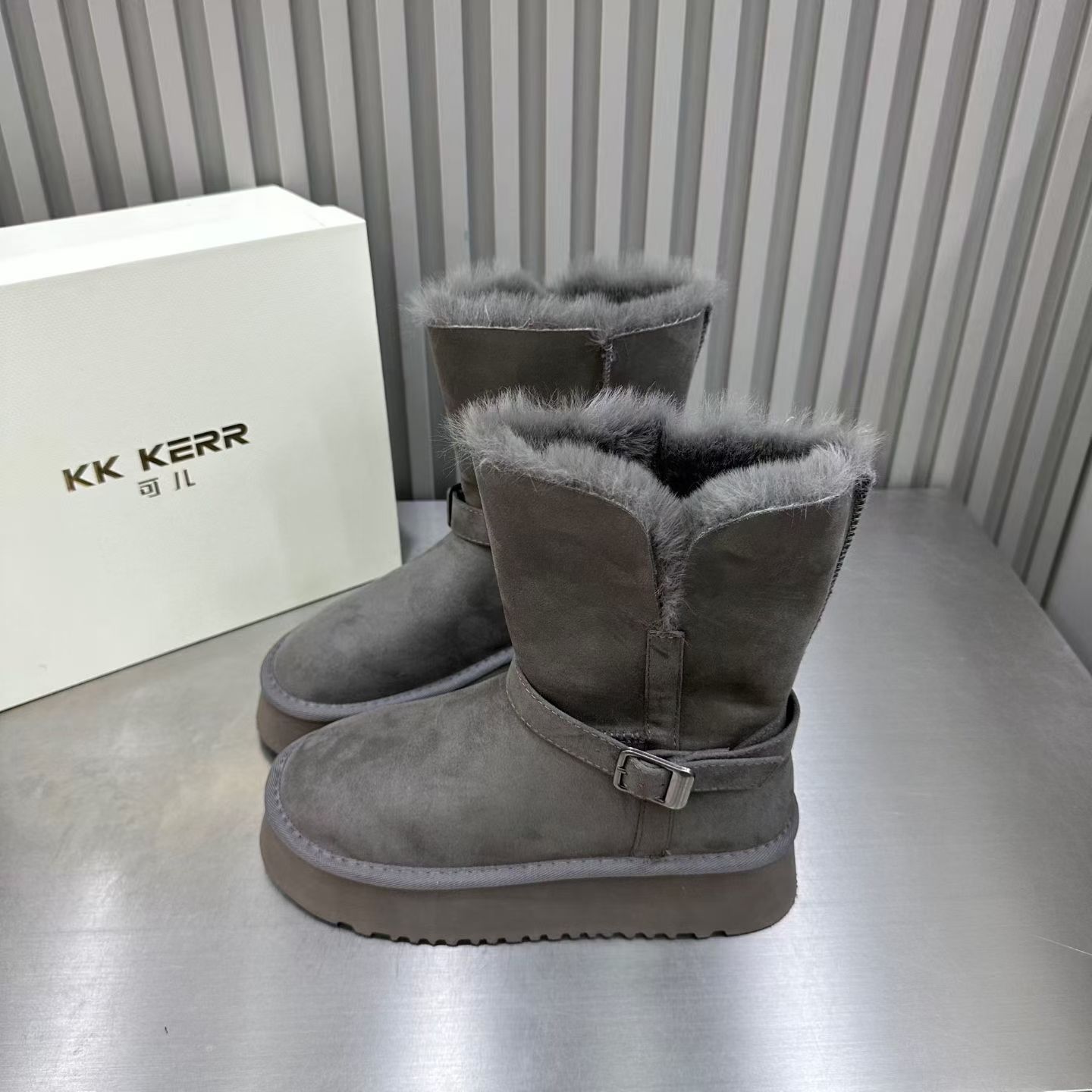 女鞋2025冬季新款加绒厚底兔毛雪地靴保暖短筒皮带扣骑士靴马丁靴 - 图0