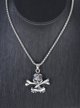 2023机器人鬼头项链明星嘻哈镂欧美古钛钢项链潮男不锈钢项链吊坠