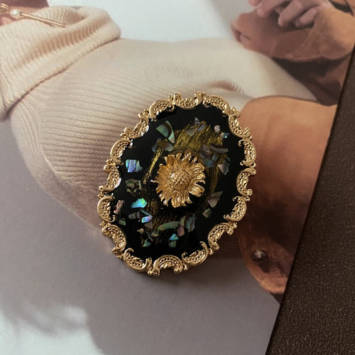 欧洲宫廷复古相框鲍鱼贝向日葵油画风浮雕珐琅滴油胸针胸花女 - 图1