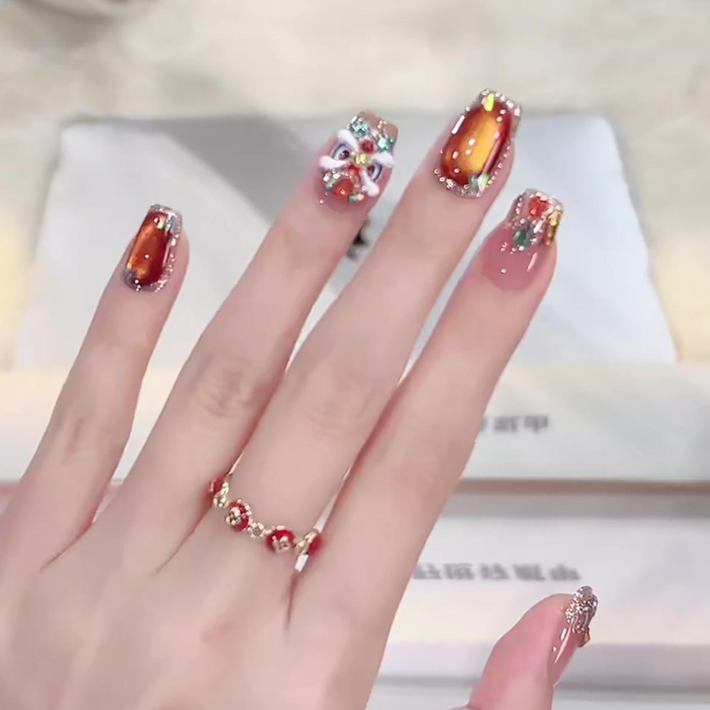 2025年新款新年红色iphone橙醒狮显白美甲穿戴甲手工高级感中长款,淘宝优惠券,粉丝福利购,淘宝优惠卷