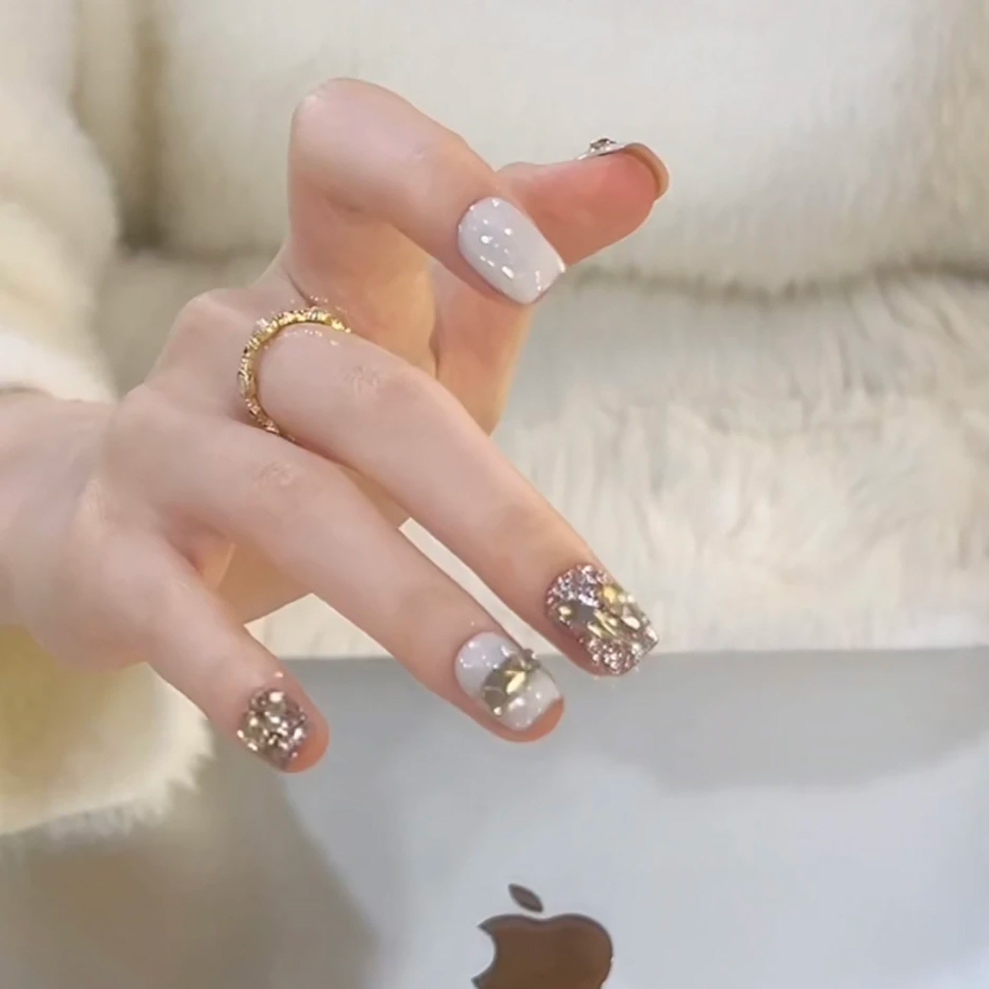 2025年新款秋冬氛围感璀璨雪国显白美甲显白穿戴甲纯手工高级感,淘宝优惠券,粉丝福利购,淘宝优惠卷