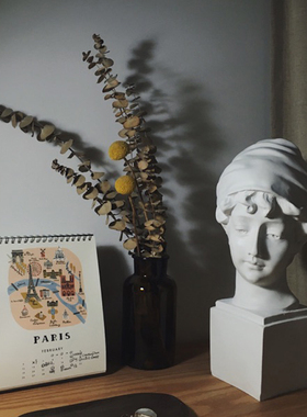 树脂英国少女雕塑唯美样板间装饰