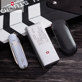 Victorinox Swiss Army Knife Trendy Model Fun Personalized Sergeant Knife Folding Knife ມີດສີເປັນຂອງຂວັນສໍາລັບເດັກຊາຍແລະເດັກຍິງ