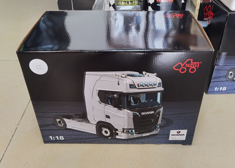 NZG 1:18 Scania 斯堪尼亚V8 730S v8牵引车卡头拖头汽车模型车模 - 图2