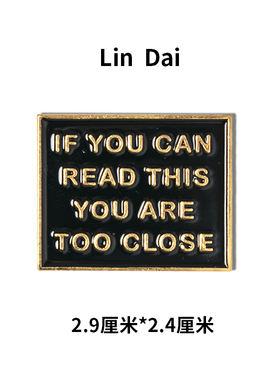 胸针警示牌字章新款潮创意书包