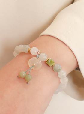 天然天山翠手链女小清新国风貔貅吊坠闺蜜串珠时尚通勤手饰女