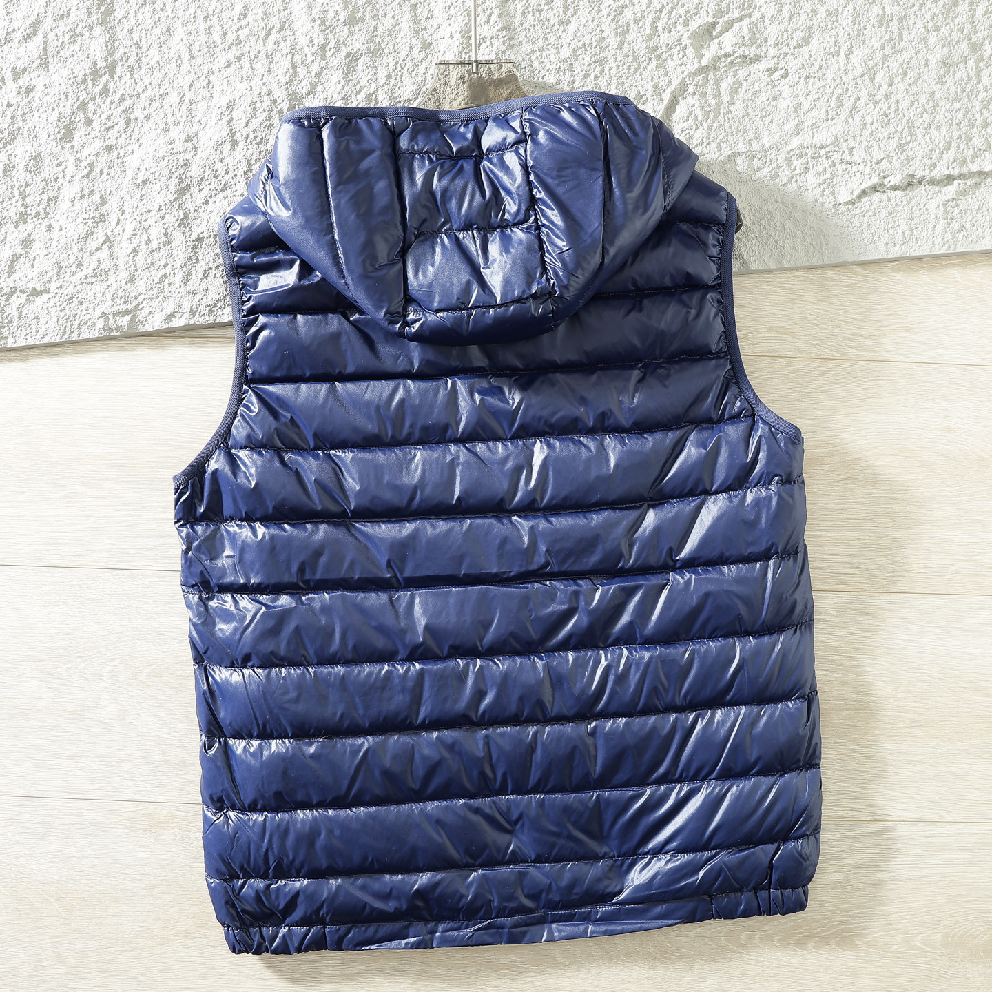 柜4k+！90白鸭绒+亮面防泼水！秋冬男士纯色户外连帽保暖羽绒马甲,淘宝优惠券,粉丝福利购,淘宝优惠卷