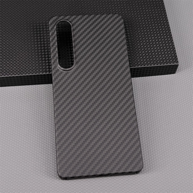 Sony 10VI Kevlar is simple and thin