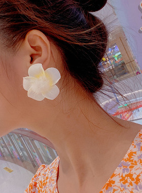 毛球白色仿真耳饰花朵网红