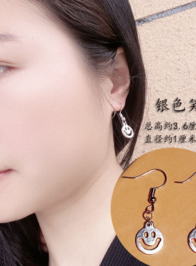 笑脸吊坠合金电镀女简约短款项链