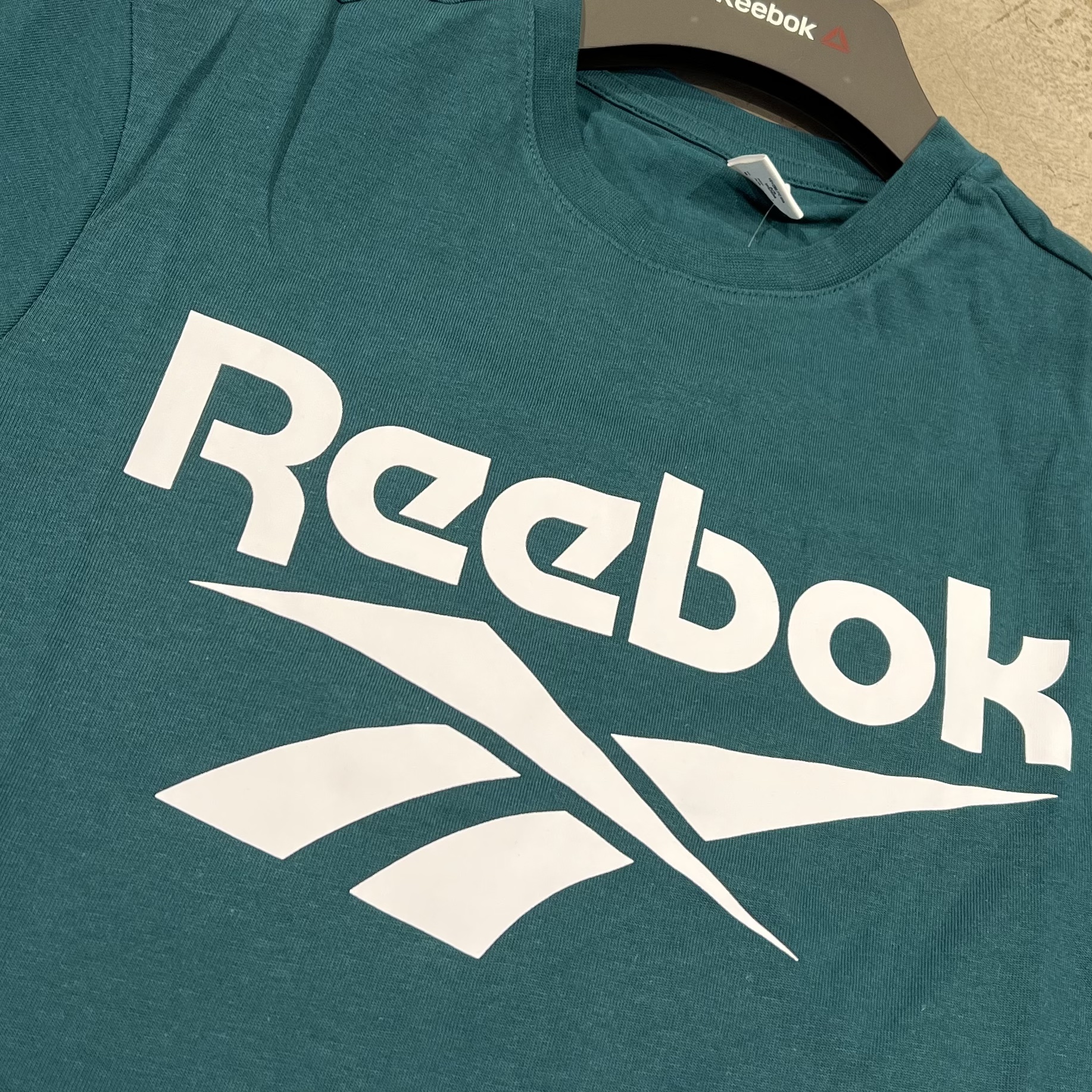 锐步Reebok 夏季新款情侣 经典大LOGO纯棉圆领短袖T恤FN2963 - 图2