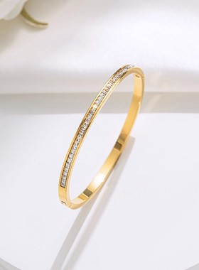 钛钢不掉色满天星方钻手镯女ins新潮小众设计玫瑰金韩国网红手饰