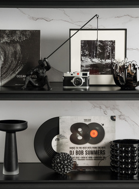 意识轻奢暗黑风不规则几何摆件客厅样板房沙发背景开放格壁龛软装