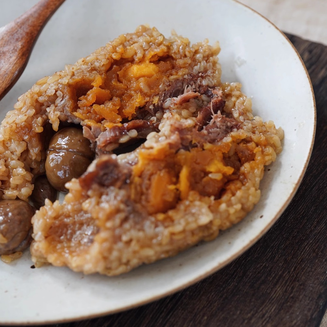 「刘叔叔」手工现包蛋黄板栗鲜肉五花肉粽子端午嘉兴口味4枚包邮 - 图1