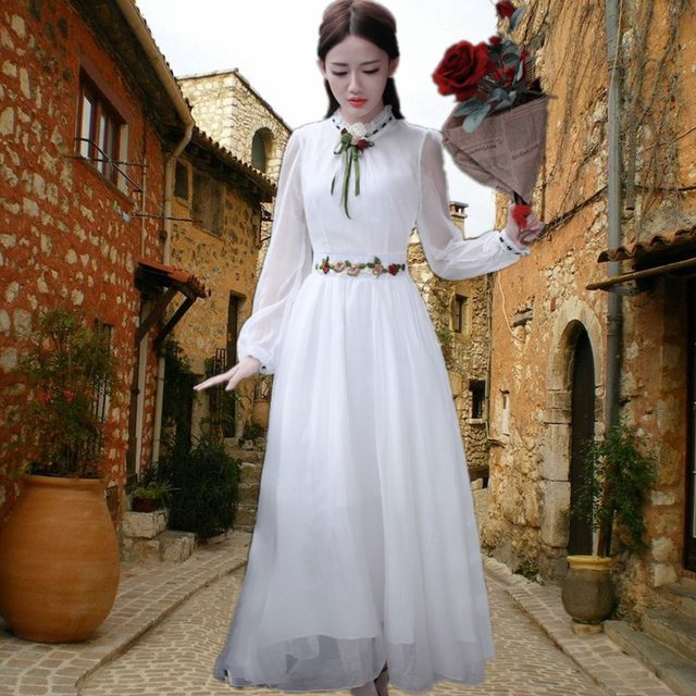 Long-sleeved chiffon fairy dress with solid color retro embroidery
