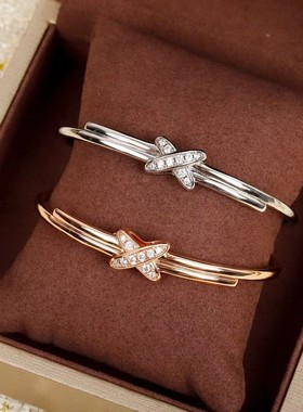 高端定制精工高级感交叉手镯细款ins小众设计镶钻均码一字手环女