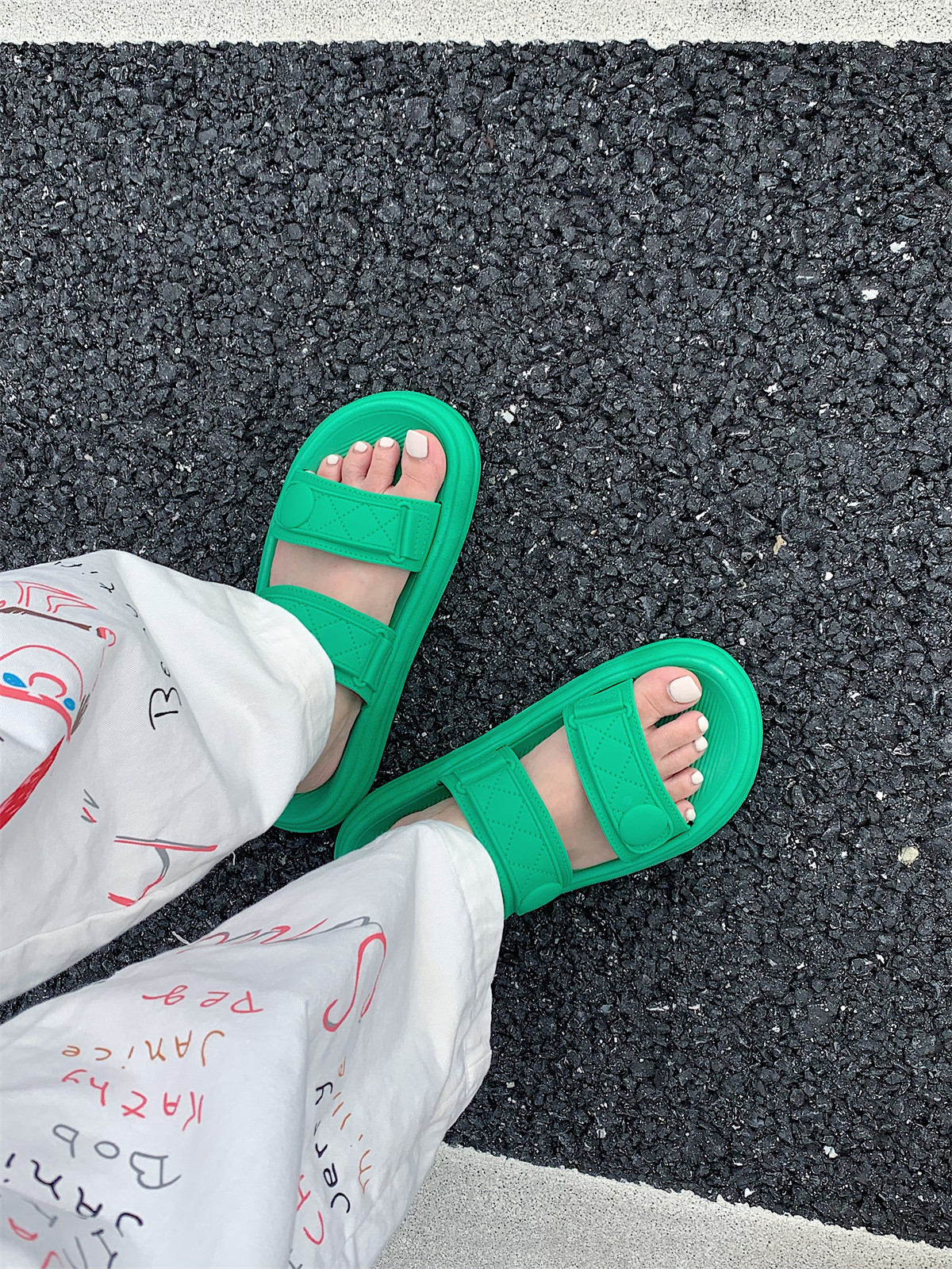 细细条 绿色个性双带凉拖鞋夏ins潮时尚平底外穿防滑厚底沙滩鞋女,淘宝优惠券,粉丝福利购,淘宝优惠卷