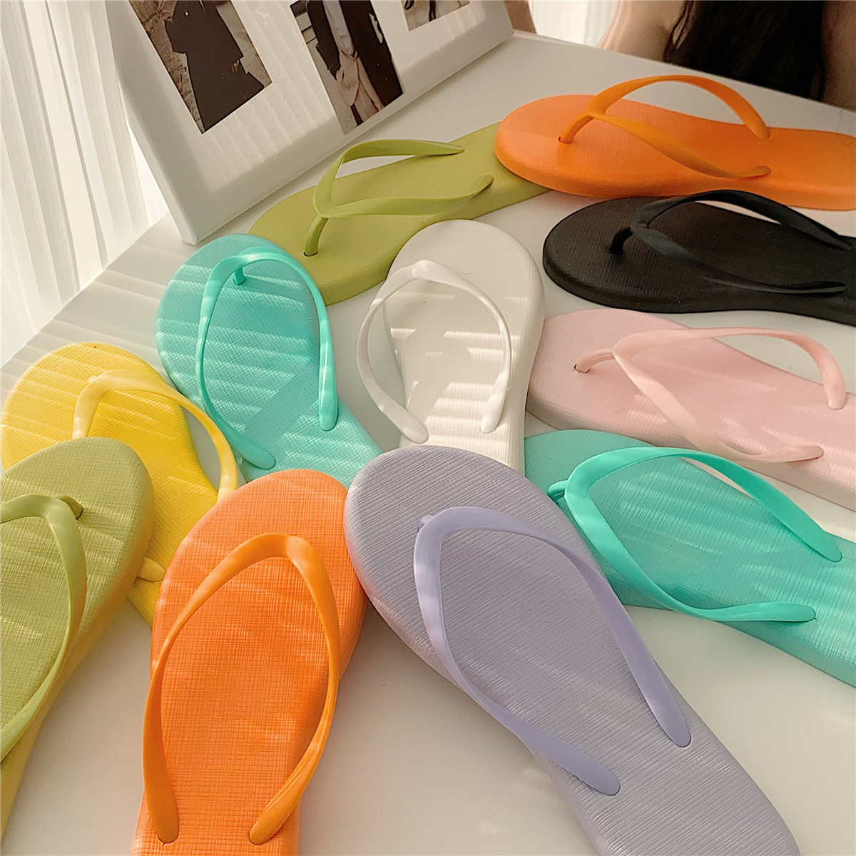 细细条 海边度假休闲夹脚凉拖鞋日系简约百搭夏季女士平底人字拖,淘宝优惠券,粉丝福利购,淘宝优惠卷