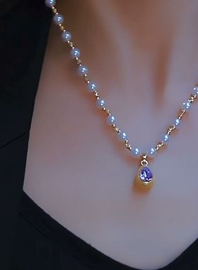 今年流行的珍珠项链紫色