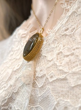 天然灰月光拉长石原石吊坠