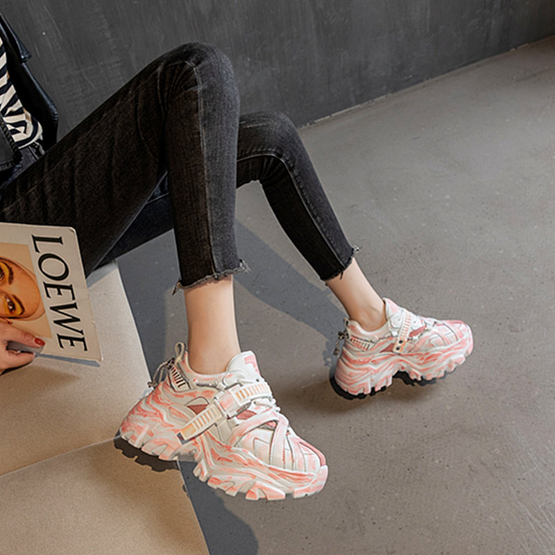 震地王老爹鞋女夏显脚小轻8cm秋欧美ins厚底真皮松糕高跟运动单鞋